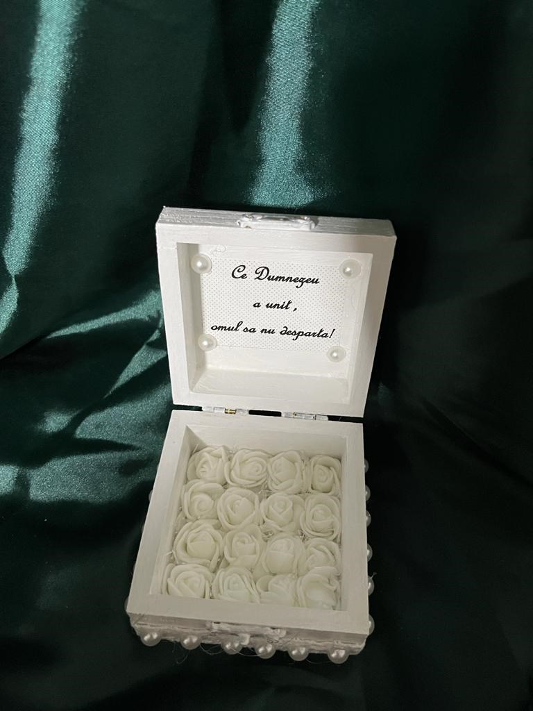 Cutie Verighete verde smarald – Eleganță și Rafinament pentru Nunta Ta | Evenimente De Lux
