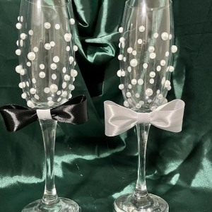 Pahare de Șampanie pentru Miri & Nași – Eleganță cu Perle, Personalizabile | Evenimente De Lux