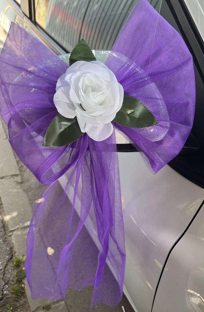 Funda mov Oglindă cu Trandafir Alb – Decor Auto Handmade pentru Nuntă